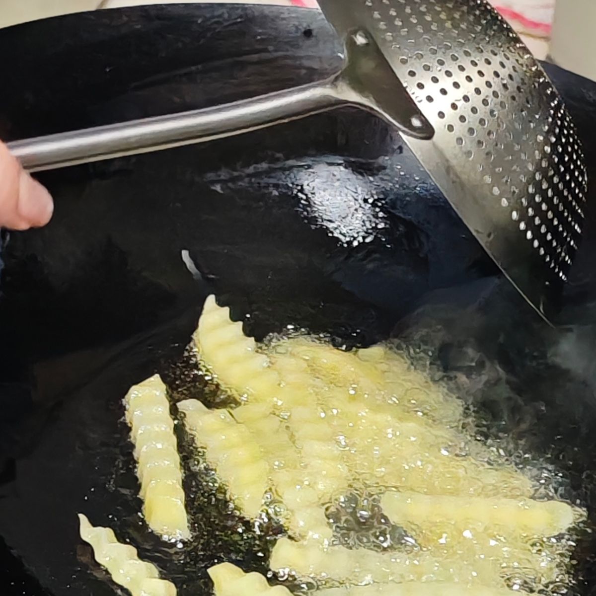 Learn Cold Noodle And Wolf-Tooth Potato At Local House