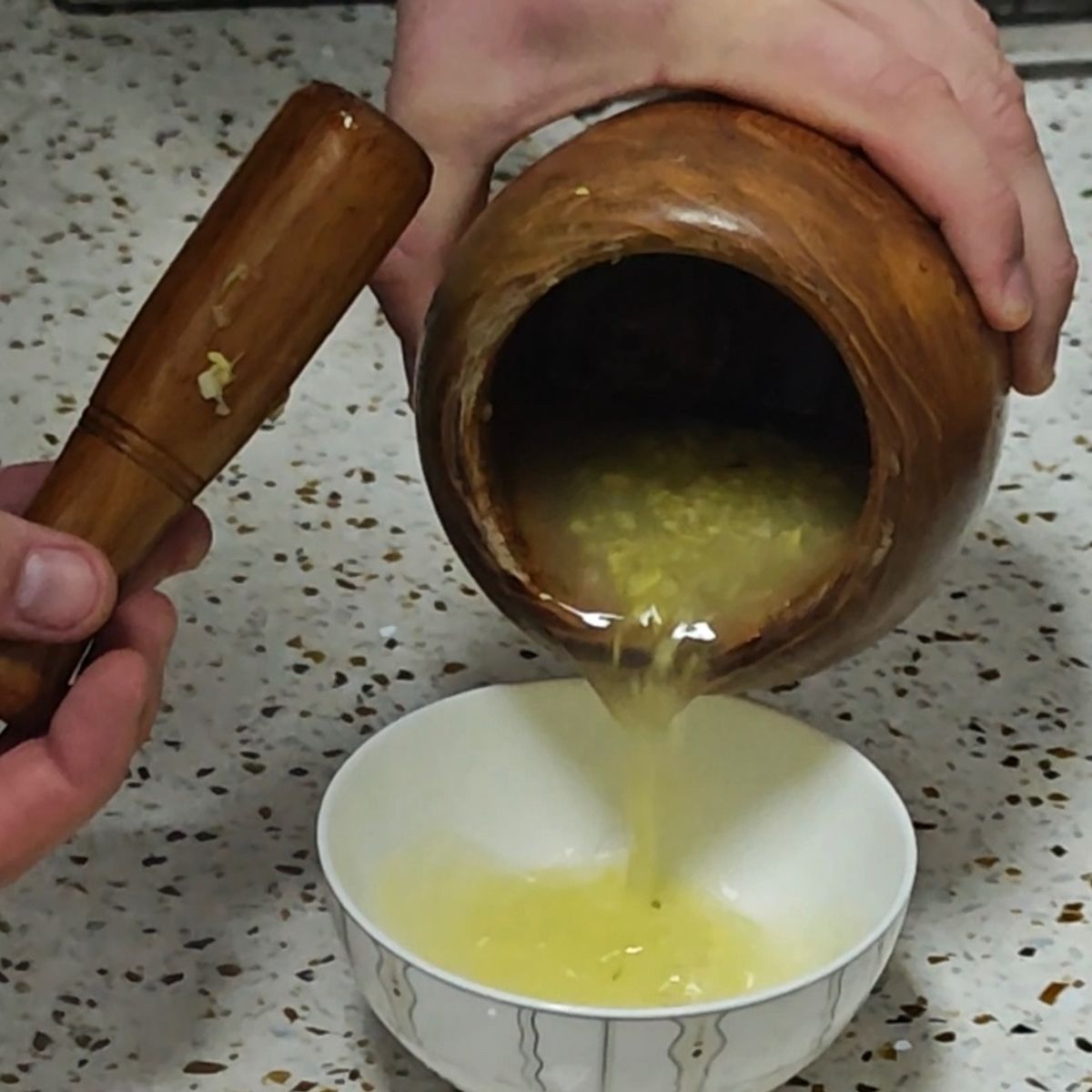 Learn Cold Noodle And Wolf-Tooth Potato At Local House