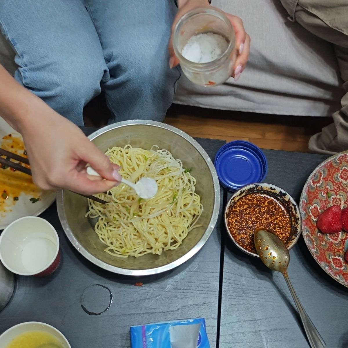 Learn Cold Noodle And Wolf-Tooth Potato At Local House