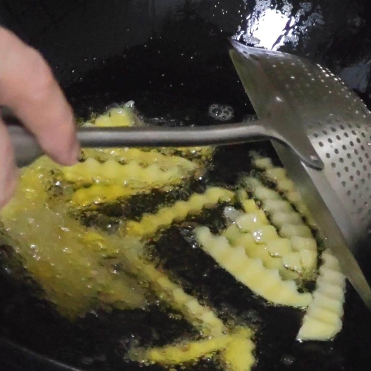 Learn Cold Noodle And Wolf-Tooth Potato At Local House