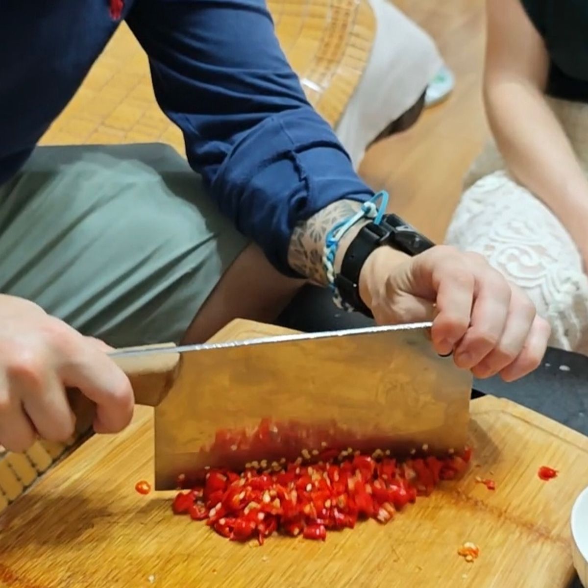 Learn Cold Noodle And Wolf-Tooth Potato At Local House