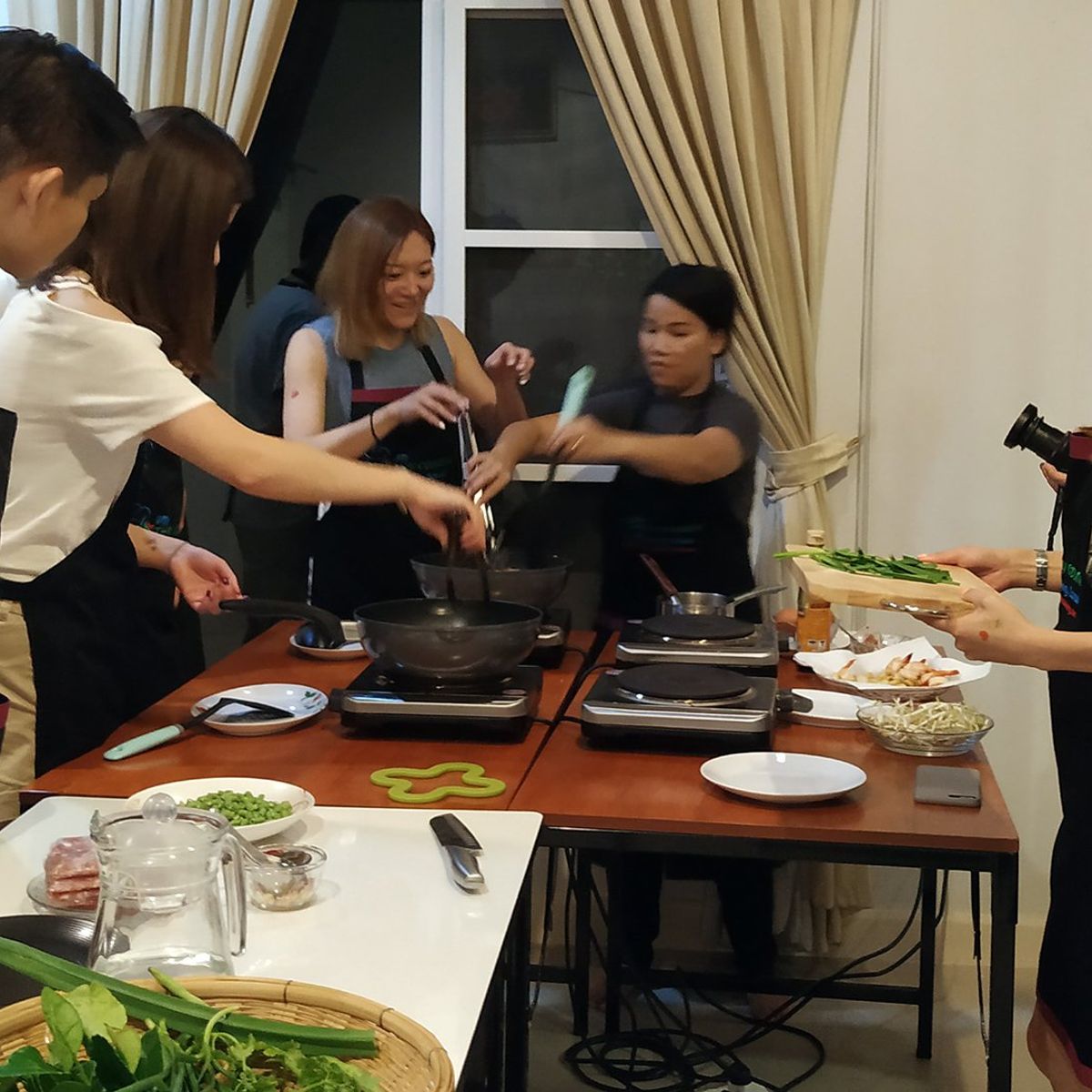 Choose Your Own Favorite Thai Dish Hands-on Authentic Thai Cooking Class with Local Market Tour
