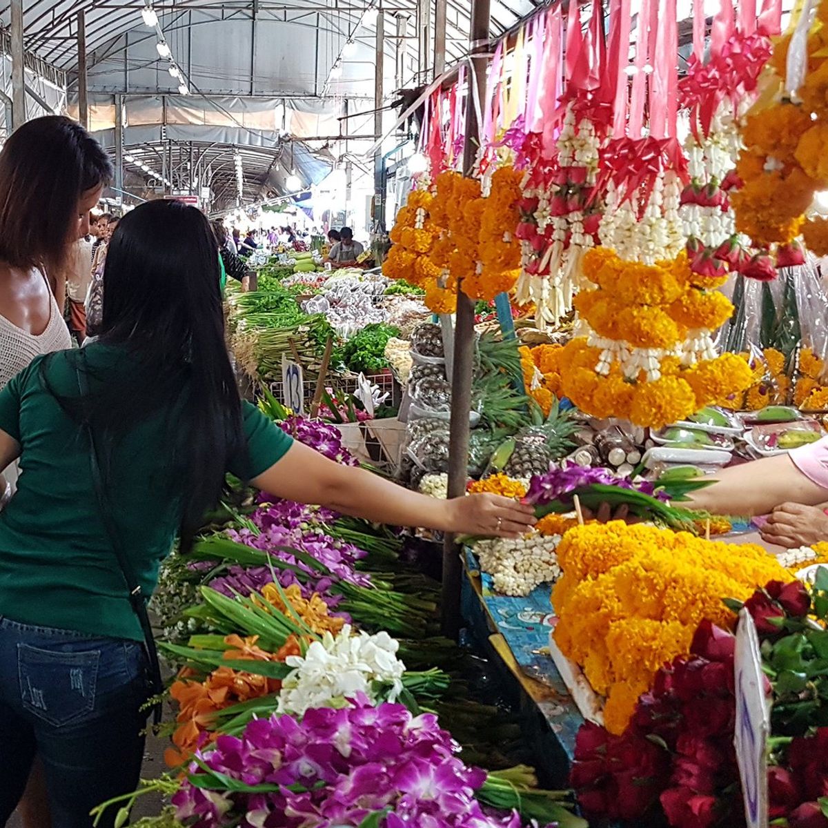 Choose Your Own Favorite Thai Dish Hands-on Authentic Thai Cooking Class with Local Market Tour