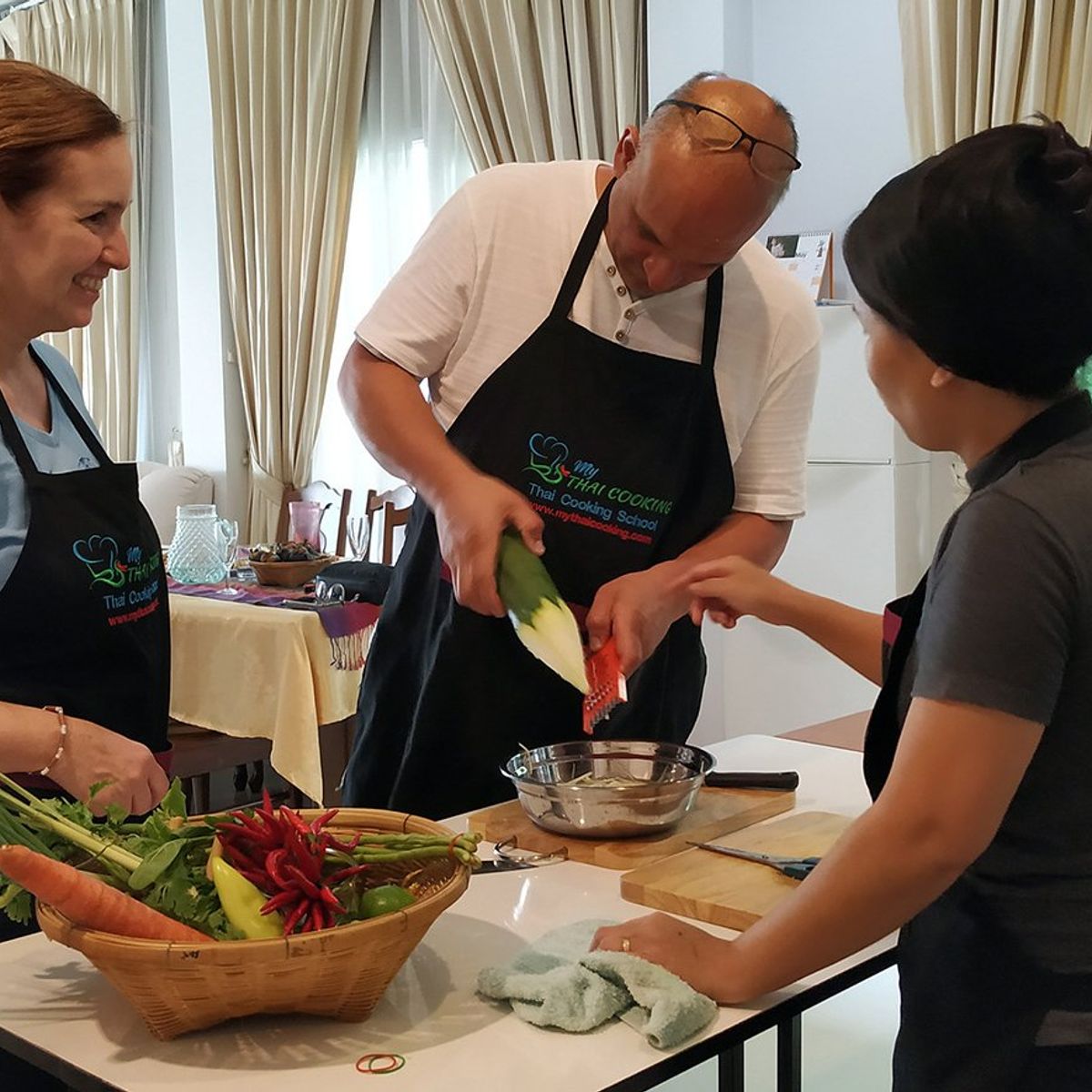 Choose Your Own Favorite Thai Dish Hands-on Authentic Thai Cooking Class with Local Market Tour