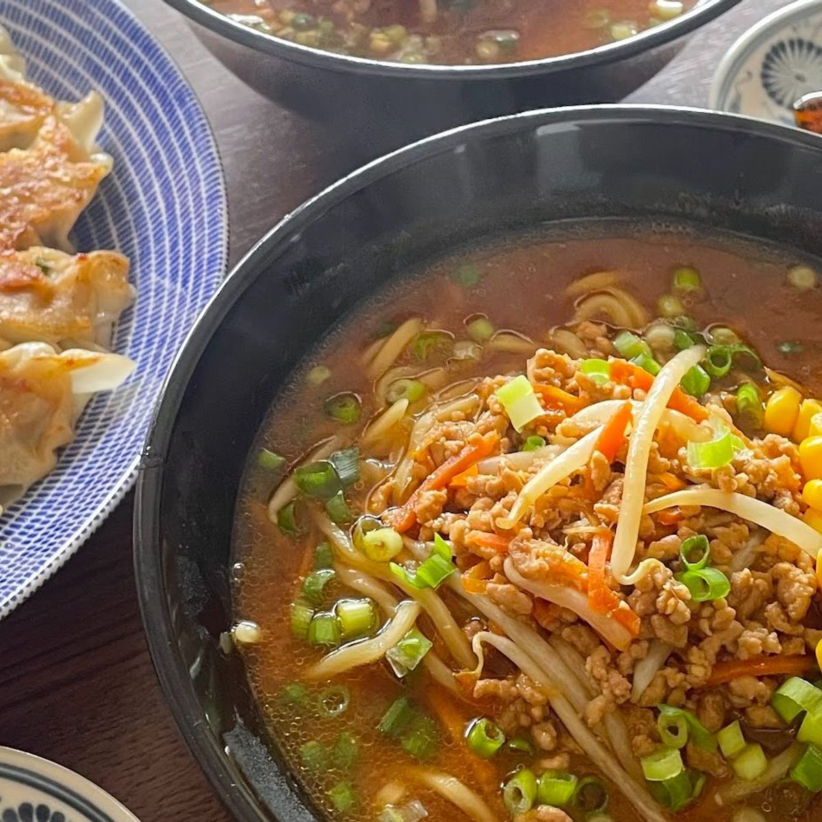 Erleben Sie die japanische Küche: Leckeres Miso-Ramen und knusprige Gyoza – ein Kochkurs