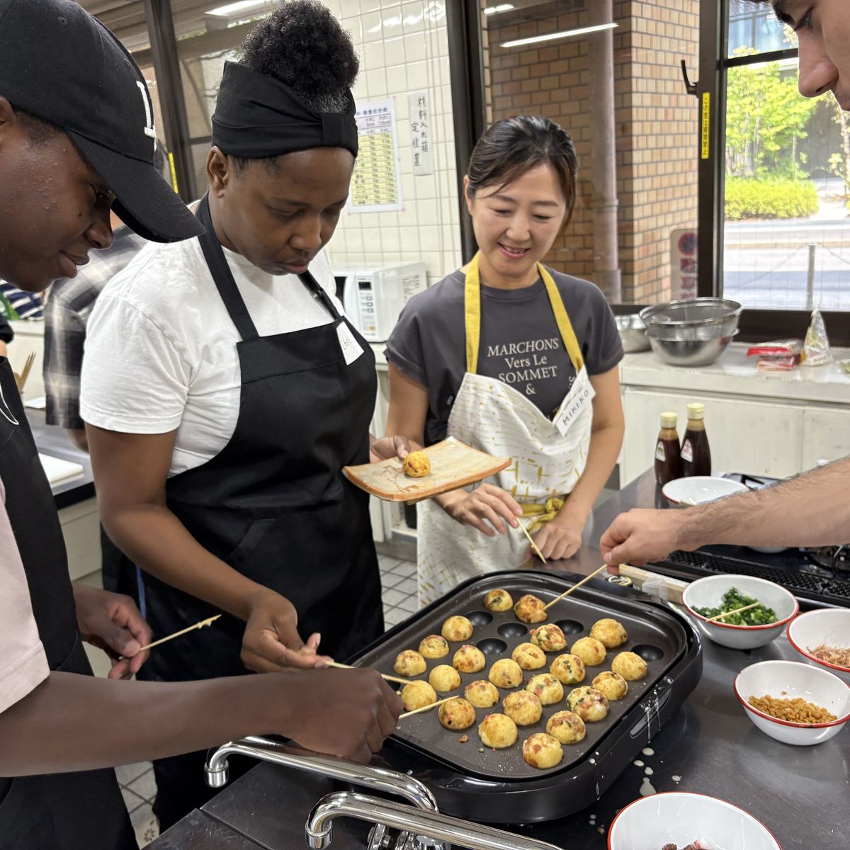 Divertiamoci a preparare i famosi Takoyaki giapponesi a Nagoya!