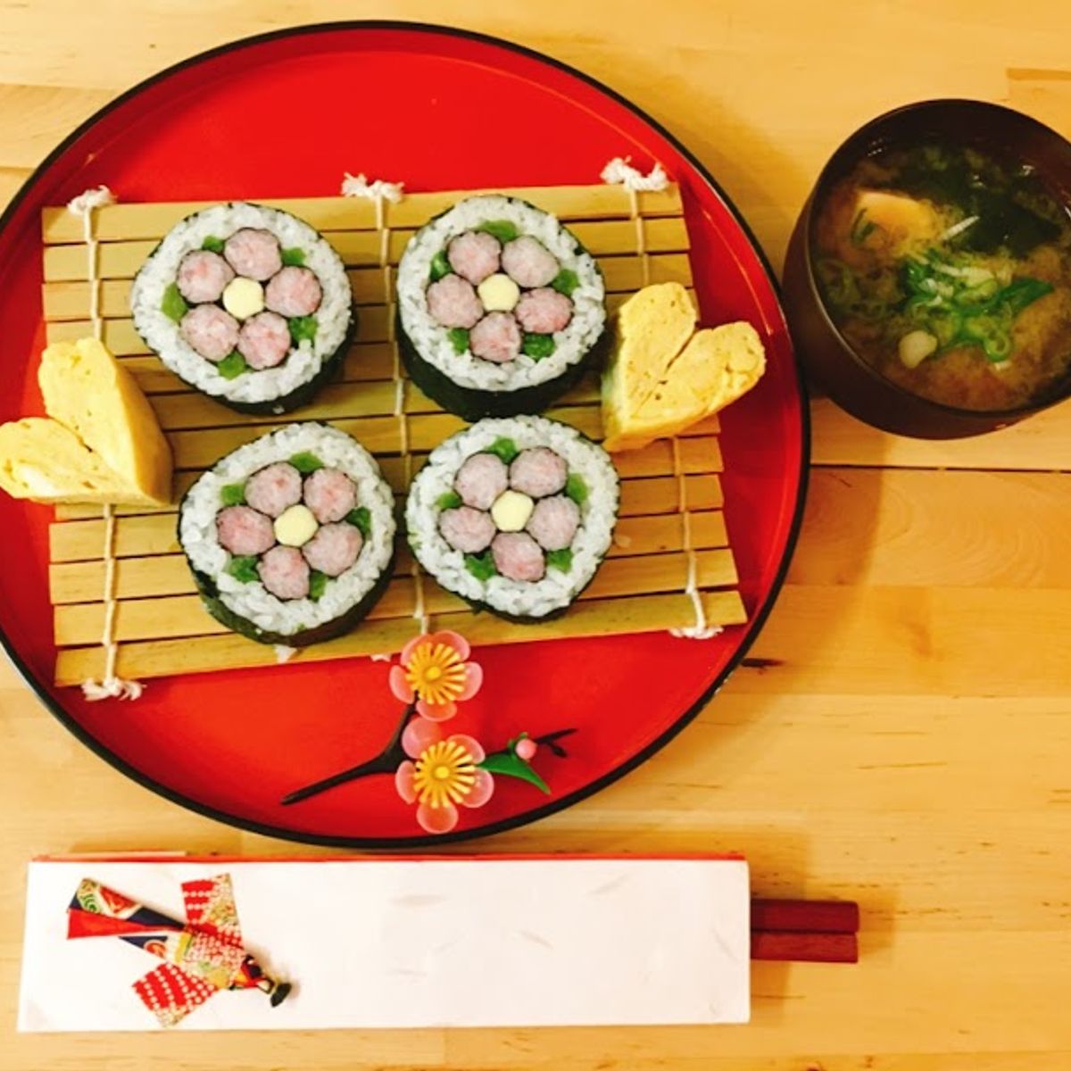 Let's Make Artistic Sushi in Osaka