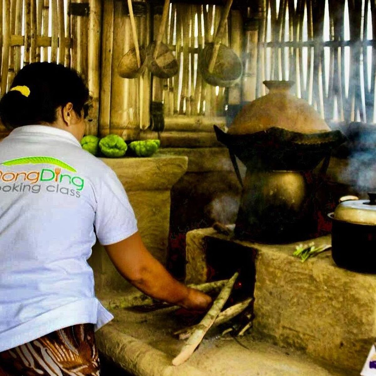 Exclusive Authentic Balinese Cooking in a Balinese Family Home