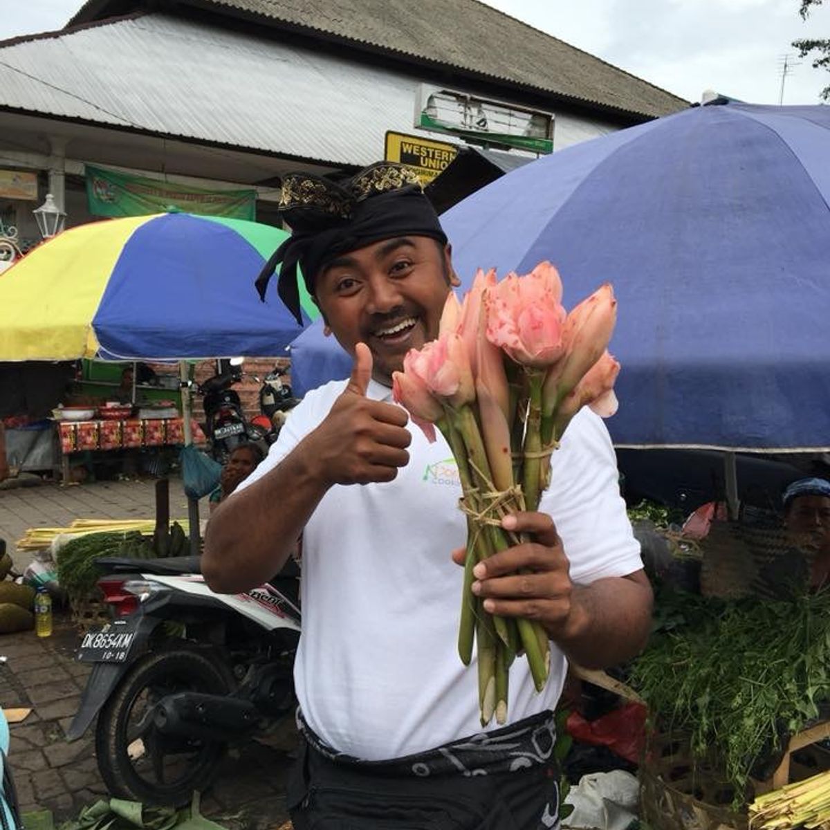 Exclusive Authentic Balinese Cooking in a Balinese Family Home