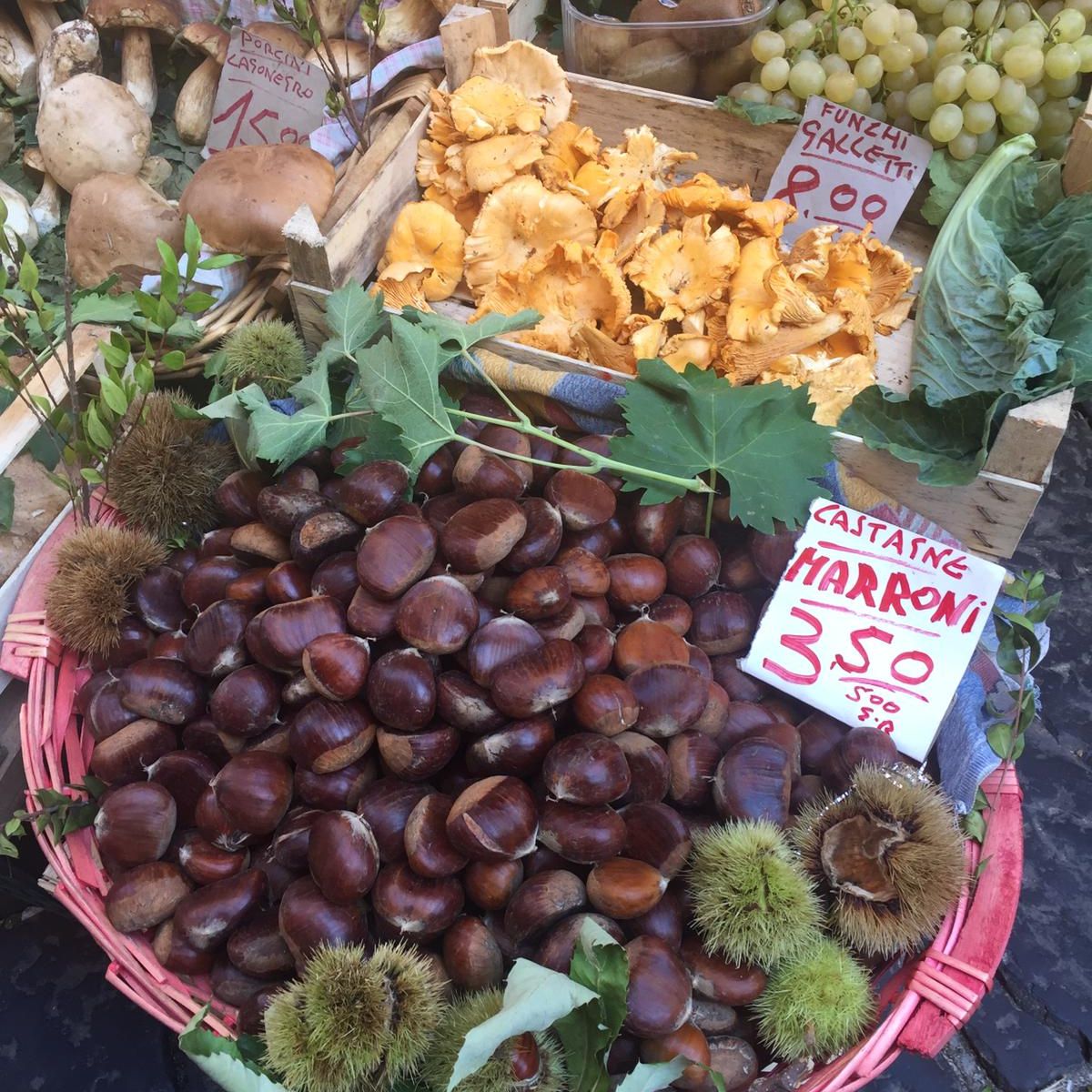 Local Market Tour + Neapolitan Cuisine Cooking Class