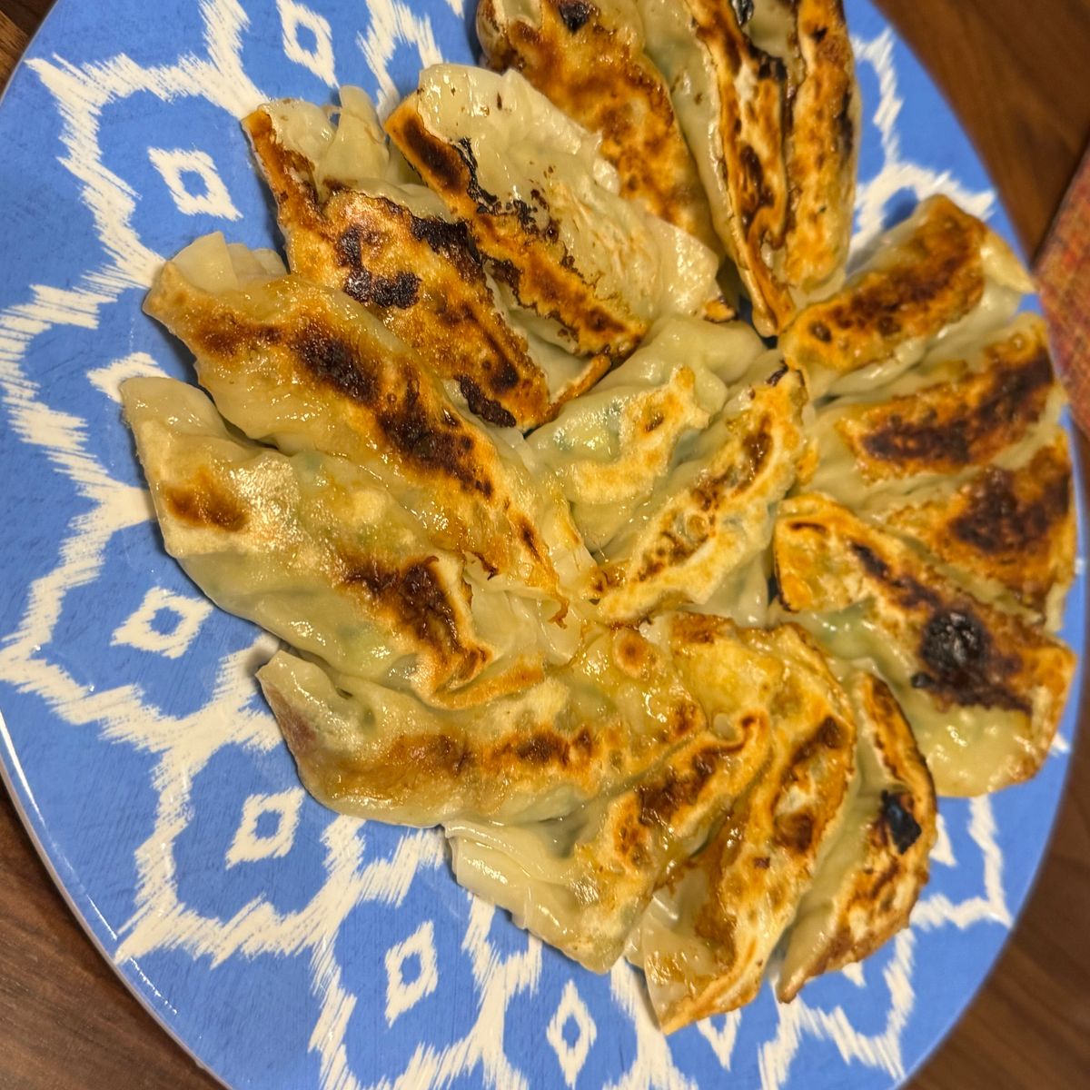 Préparez un assortiment de gyozas avec un chef dans la cuisine de rue du Kansai (ouest du Japon).