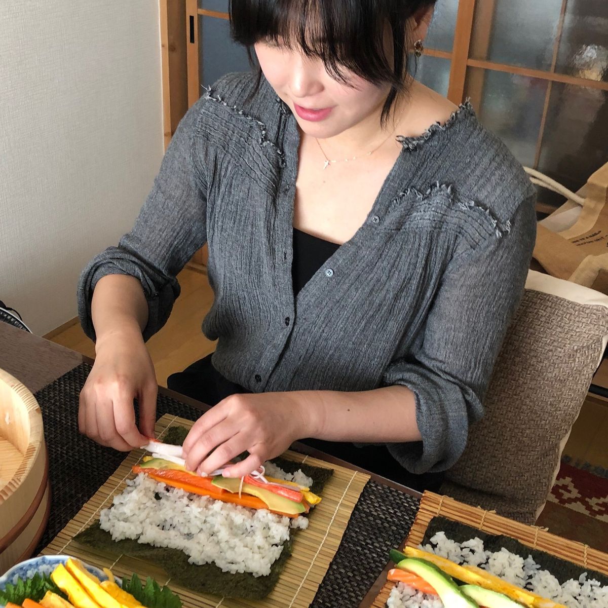Praktischer Kurs zur Zubereitung von gerolltem Sushi und Sake-Verkostung