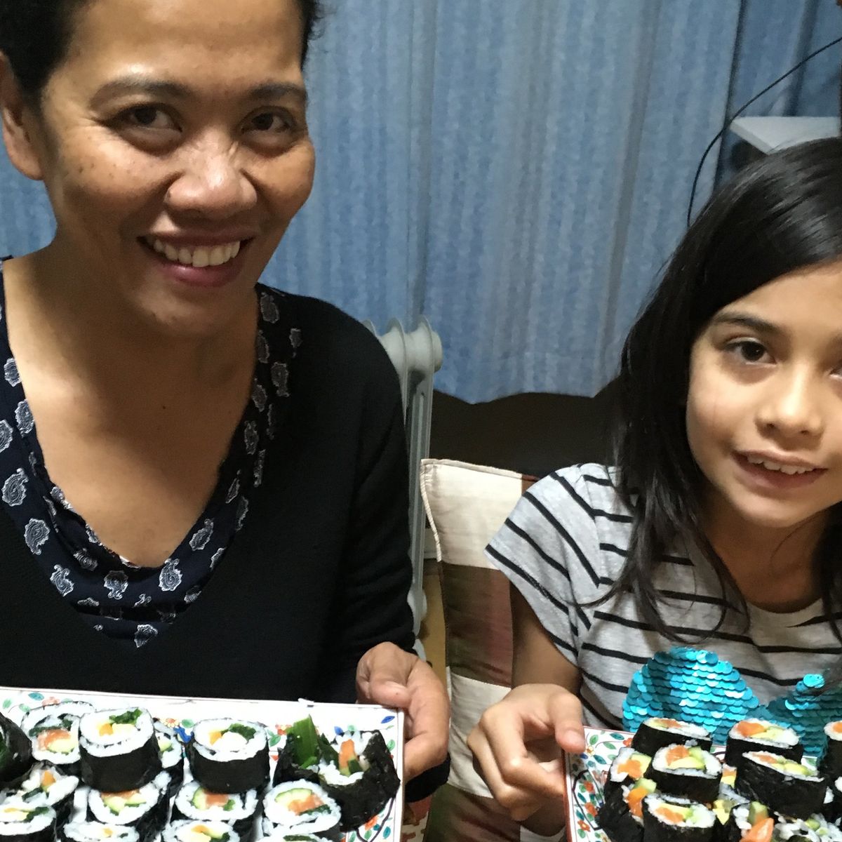 Praktischer Kurs zur Zubereitung von gerolltem Sushi und Sake-Verkostung