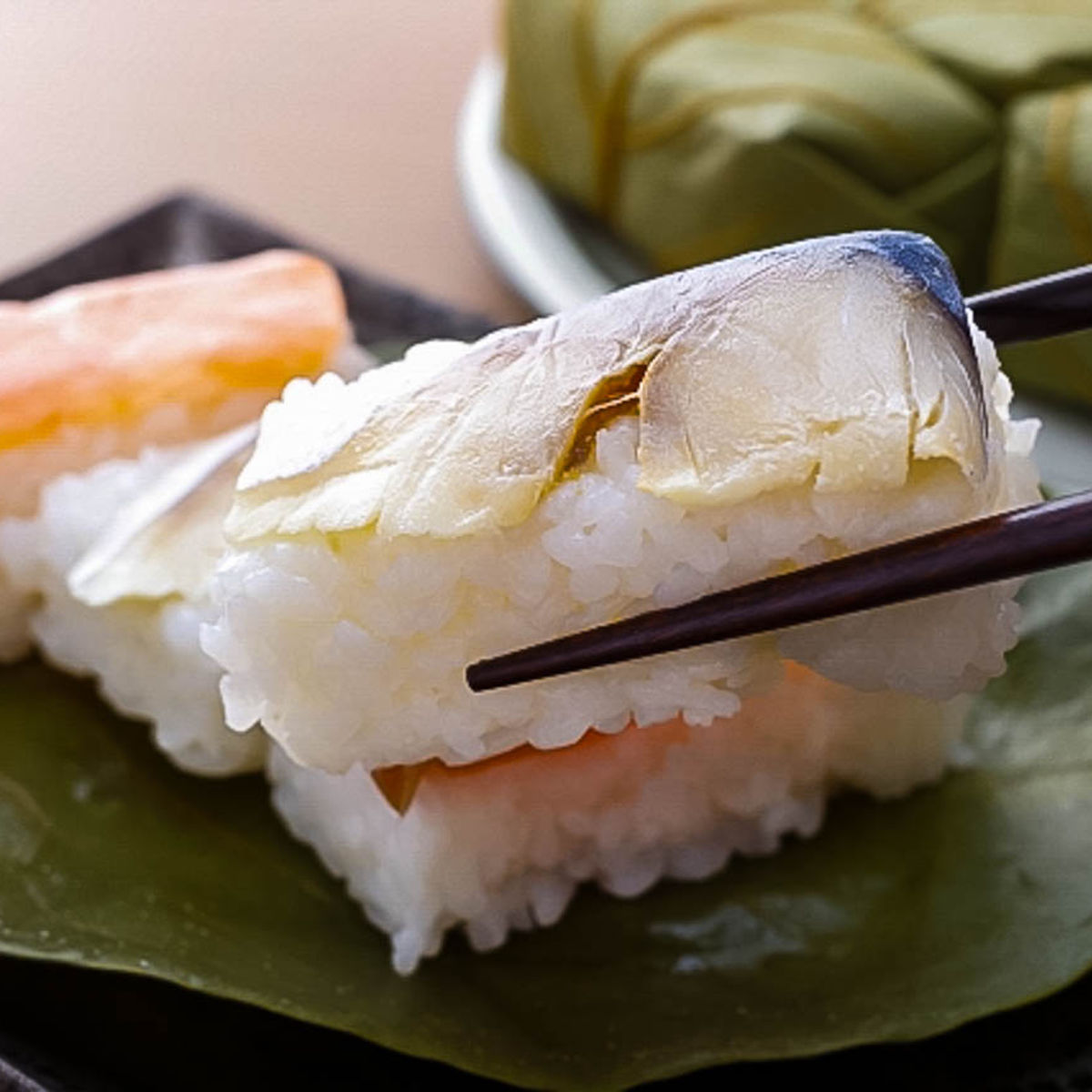 Préparation d'authentiques Cha Soba au Sencha à Kyoto
