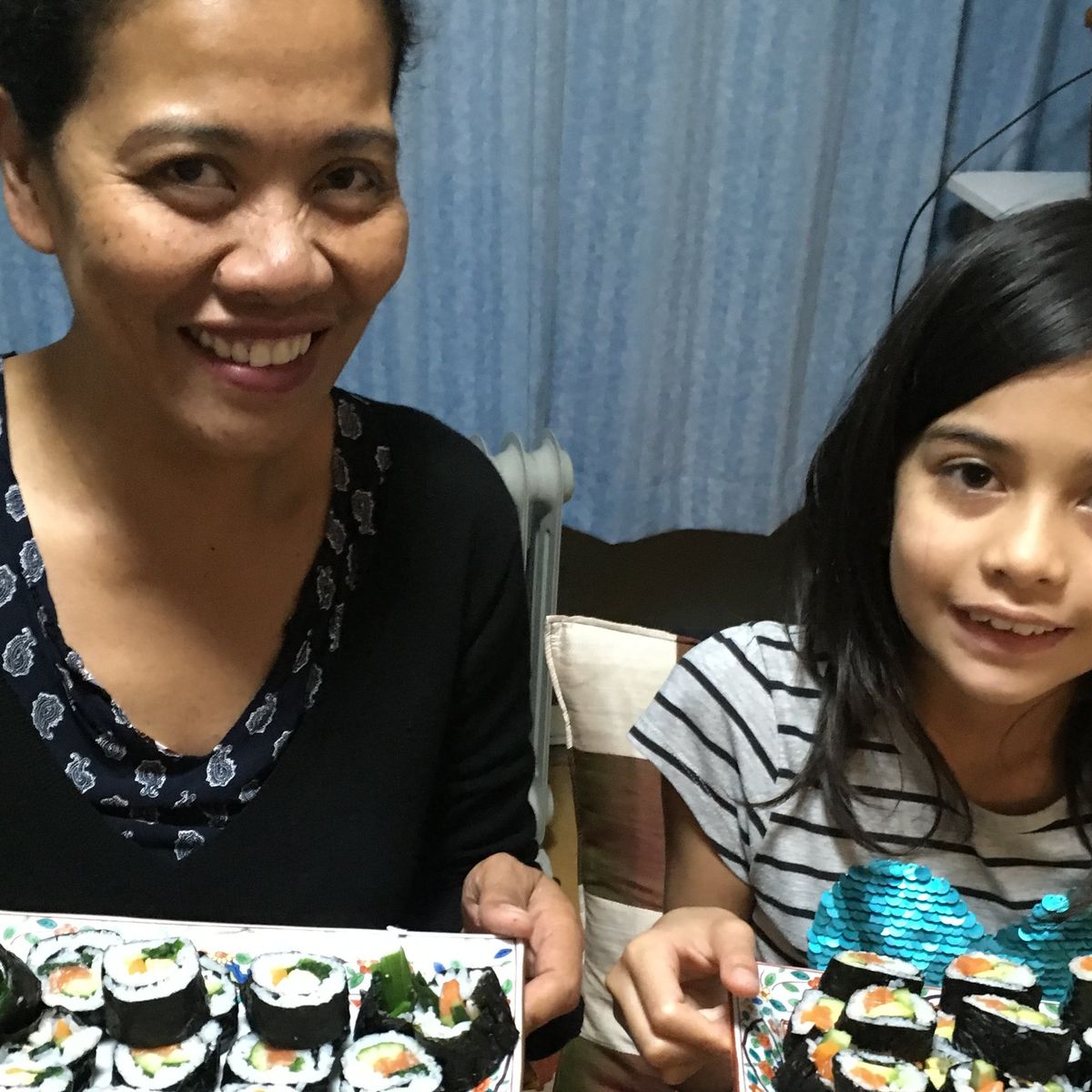 Praktischer Kurs zur Zubereitung von gerolltem Sushi und Sake-Verkostung