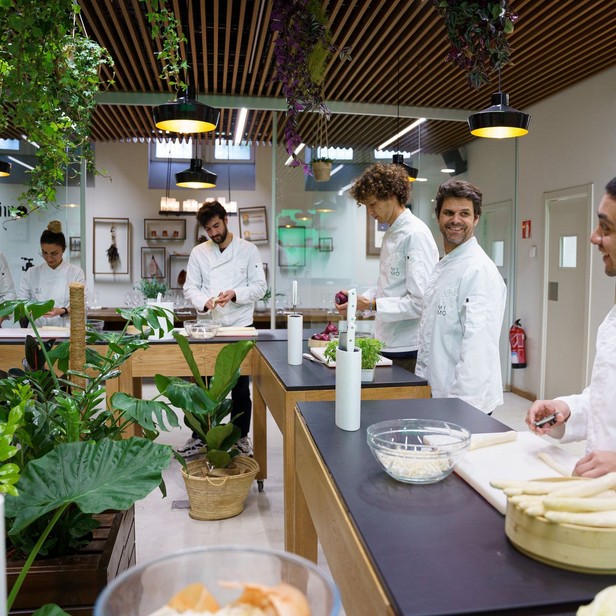 Market tour and fish and seafood cooking class