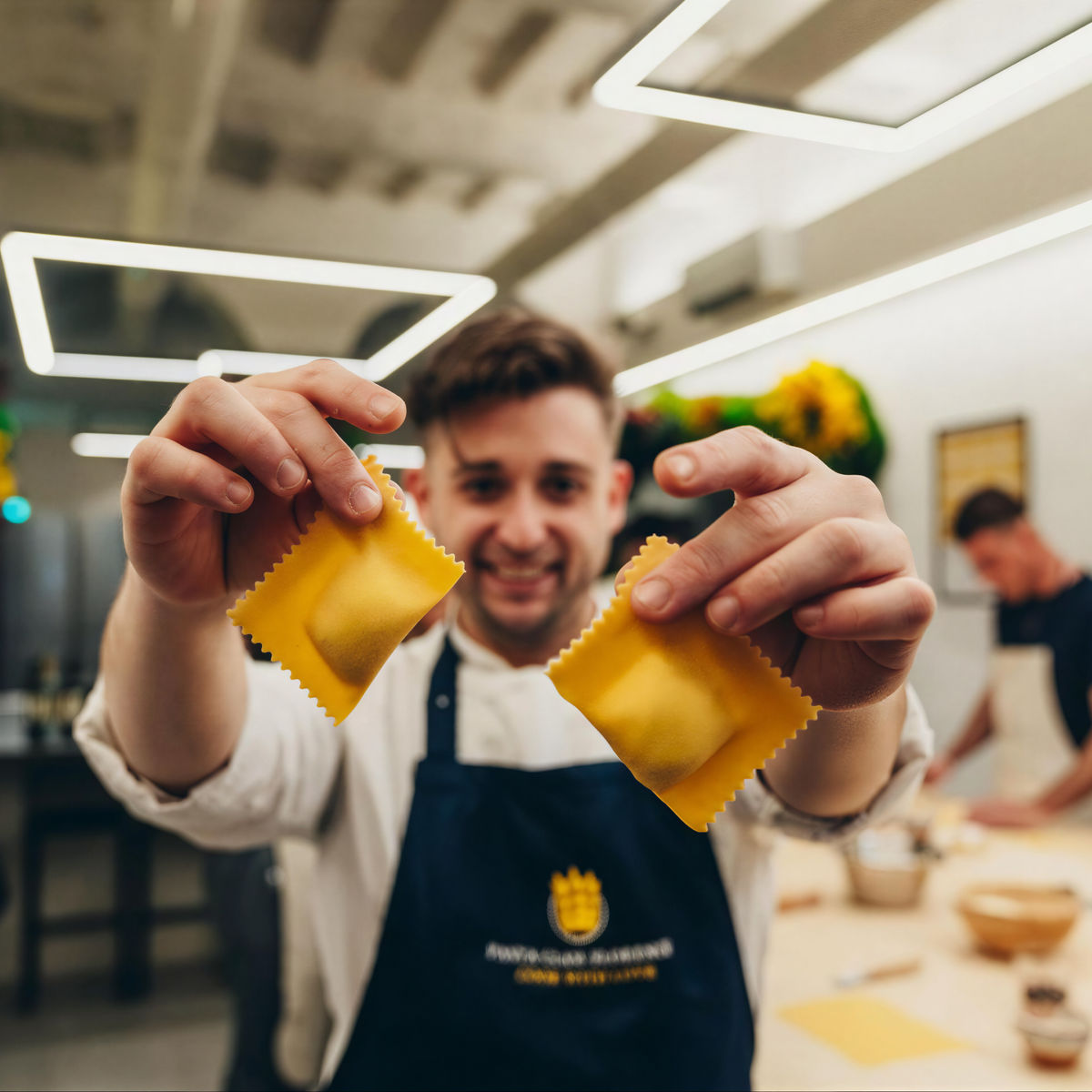 A True Taste of Florence: Market Tour, Artisan Pasta & Fine Wine
