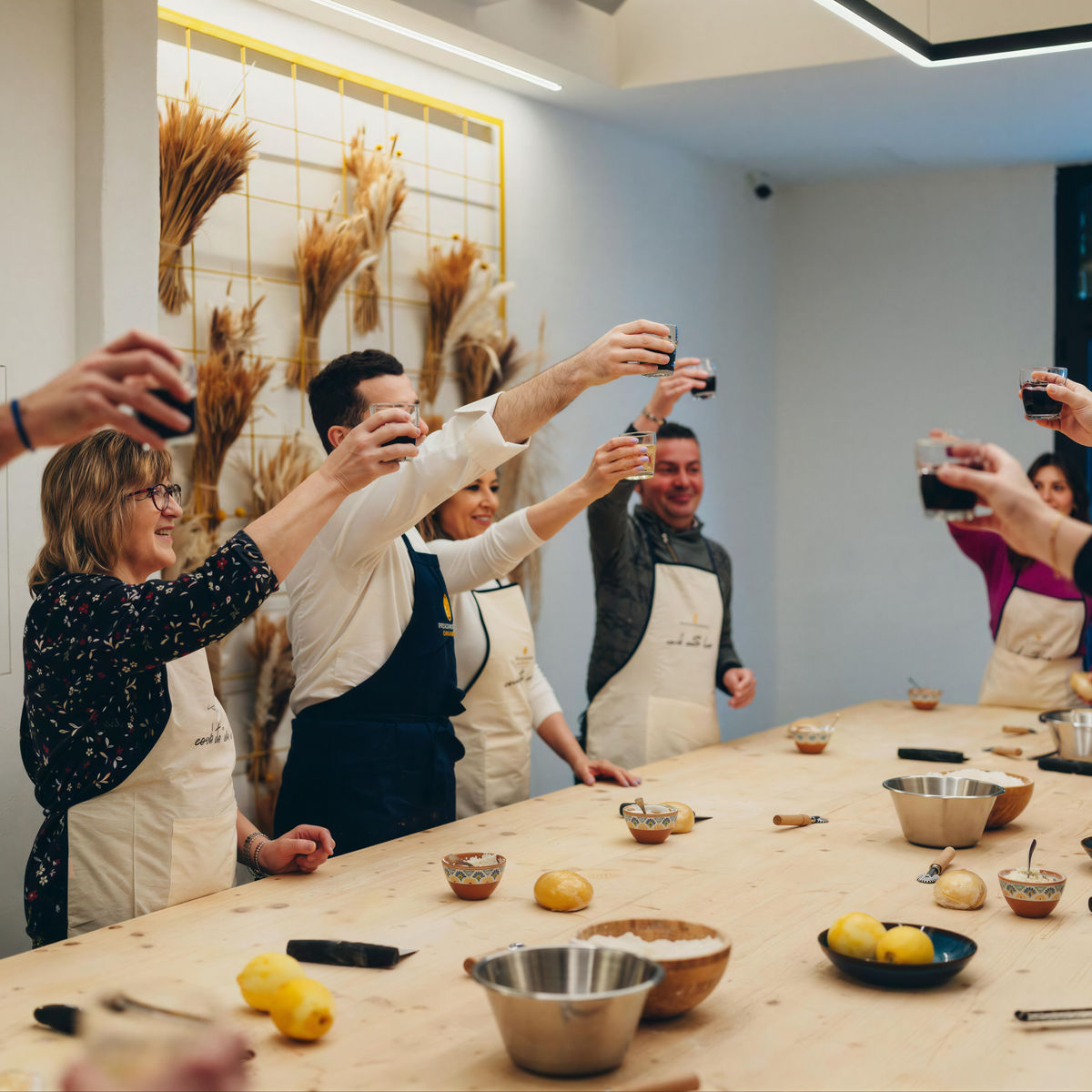 A True Taste of Florence: Market Tour, Artisan Pasta & Fine Wine