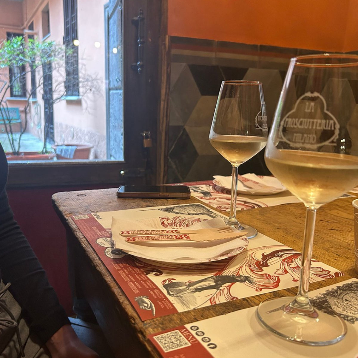 Kulinarisches und Getränkeerlebnis im Milan Navigli