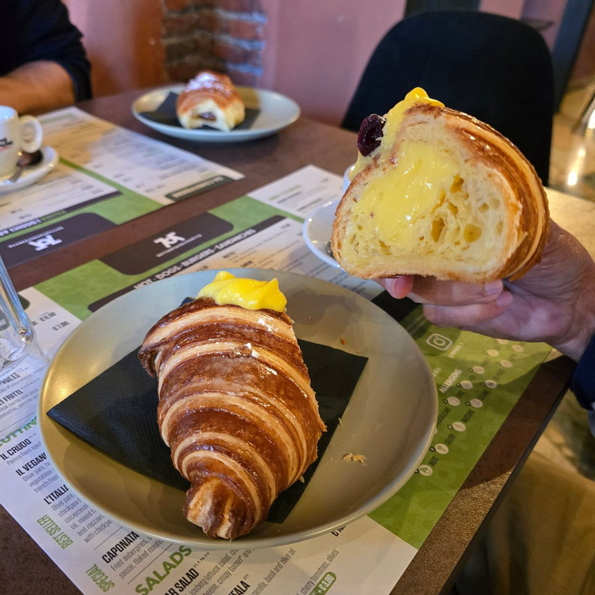 Kulinarisches und Getränkeerlebnis im Milan Navigli