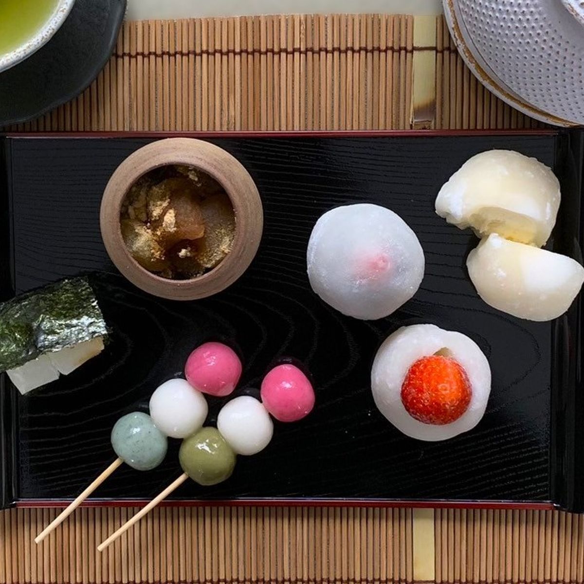 Traditional Japanese Mochi Making Class in Local Tokyo Home