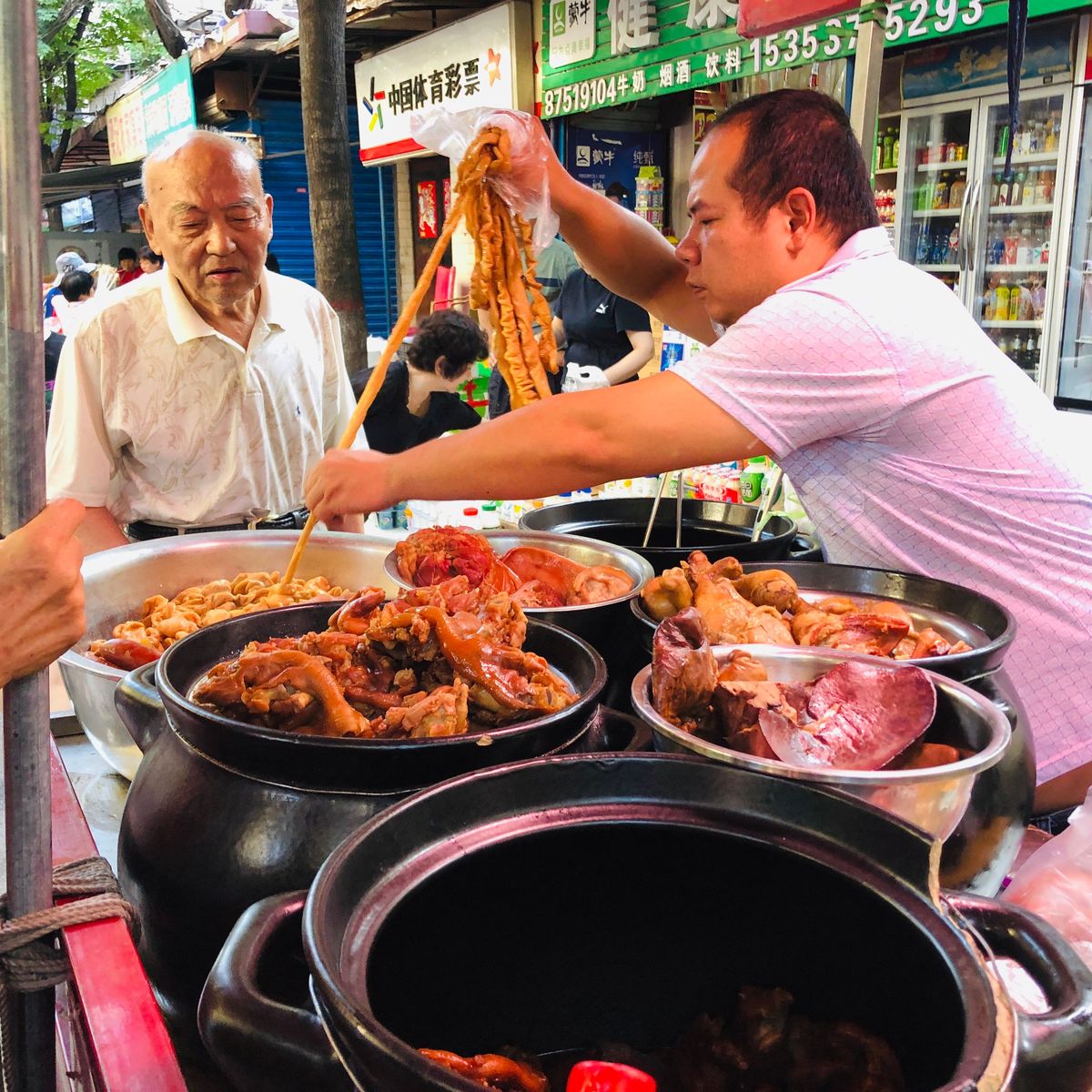Breakfast Street Food & Market Tour with Tai Chi