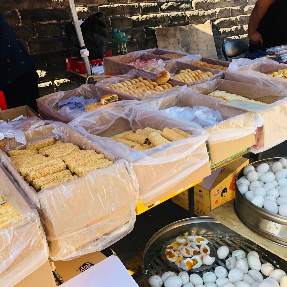 Breakfast Street Food & Market Tour with Tai Chi