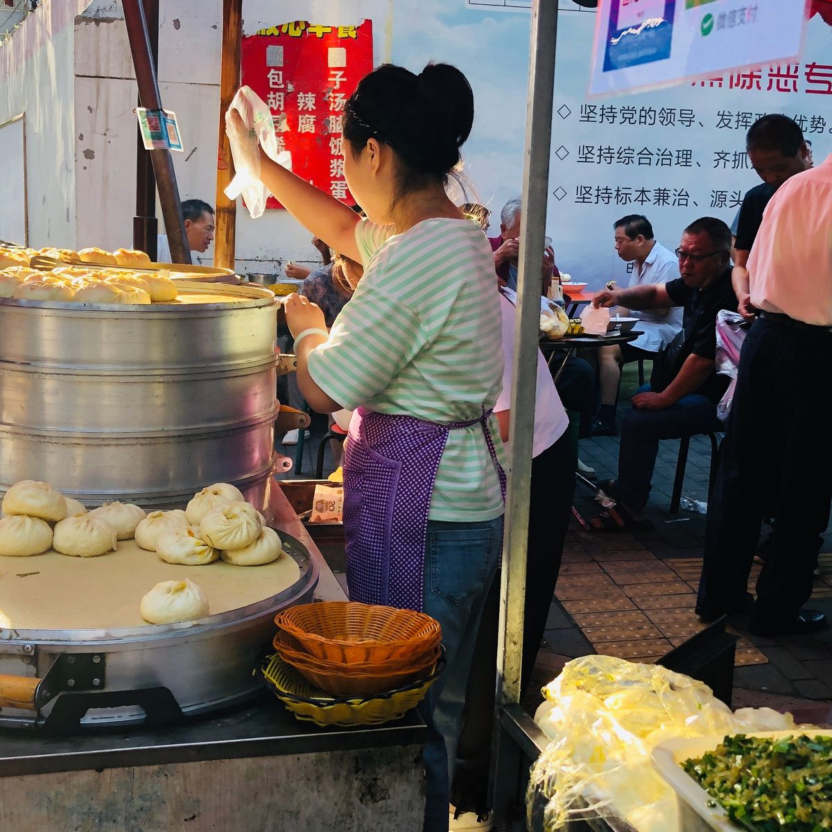 Breakfast Street Food & Market Tour with Tai Chi