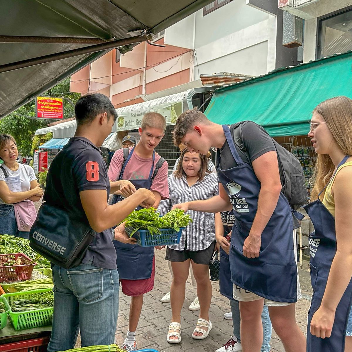 A ROI DEE Cooking School