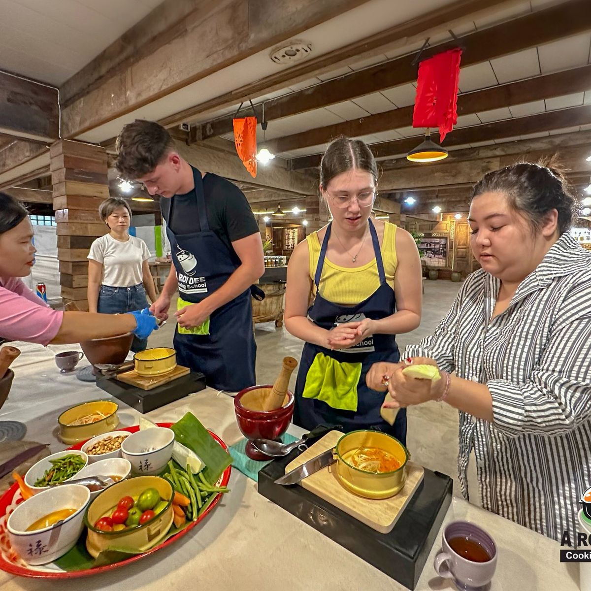 A ROI DEE Cooking School