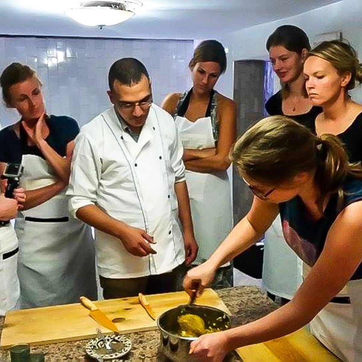 Fes Cooking Class in a Restaurant with Market (Souk) Tour