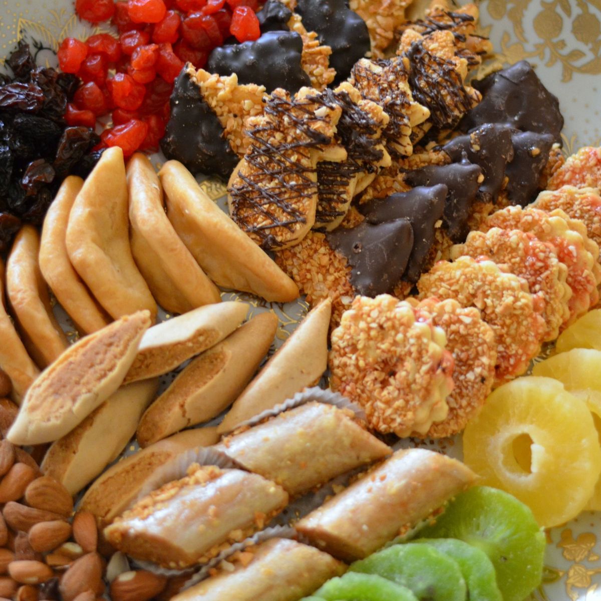 Moroccan Pastry Cooking Class with Souk Tour