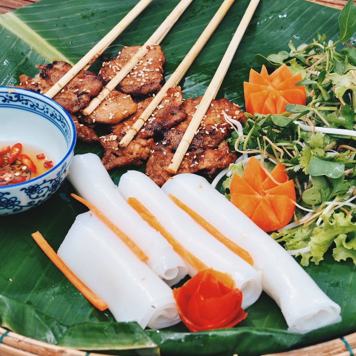 Market Visit with Vietnamese Culinary Class and Bicycle Tour