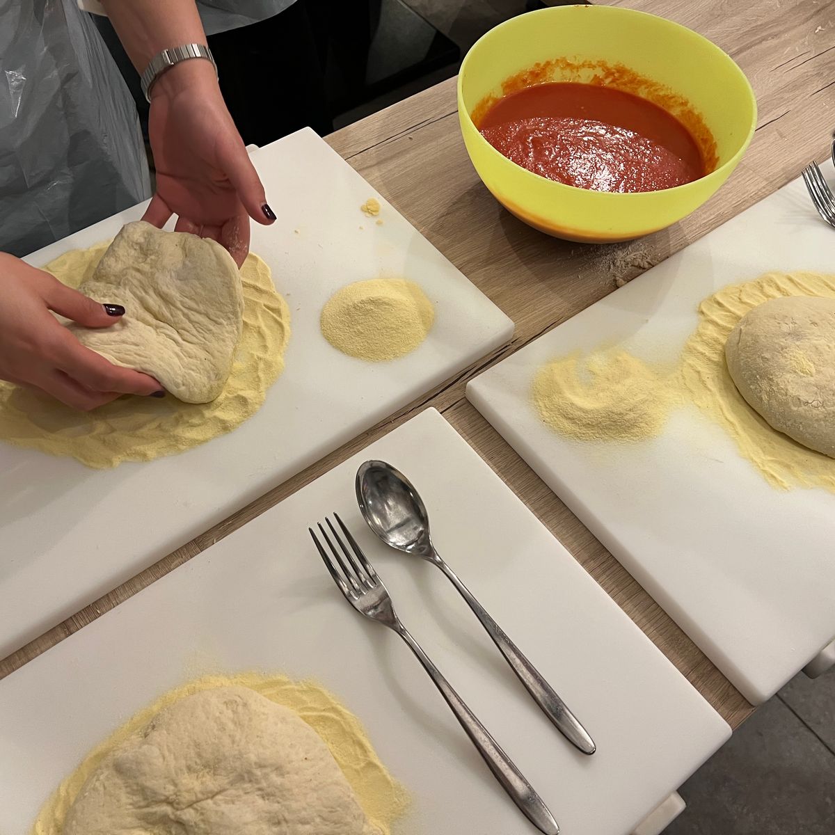 Naples : Fabrication de pizzas et de tiramisu avec du vin à volonté