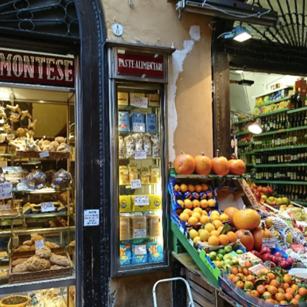 Old Market Tour with a Guided Downtown Walk + Home Cooking Class on Fridays