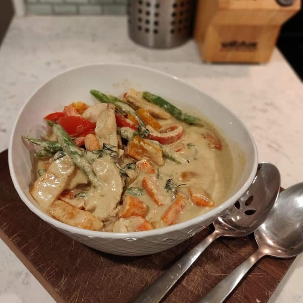 Learn to Make Thai Dishes in an Intimate Neighborhood