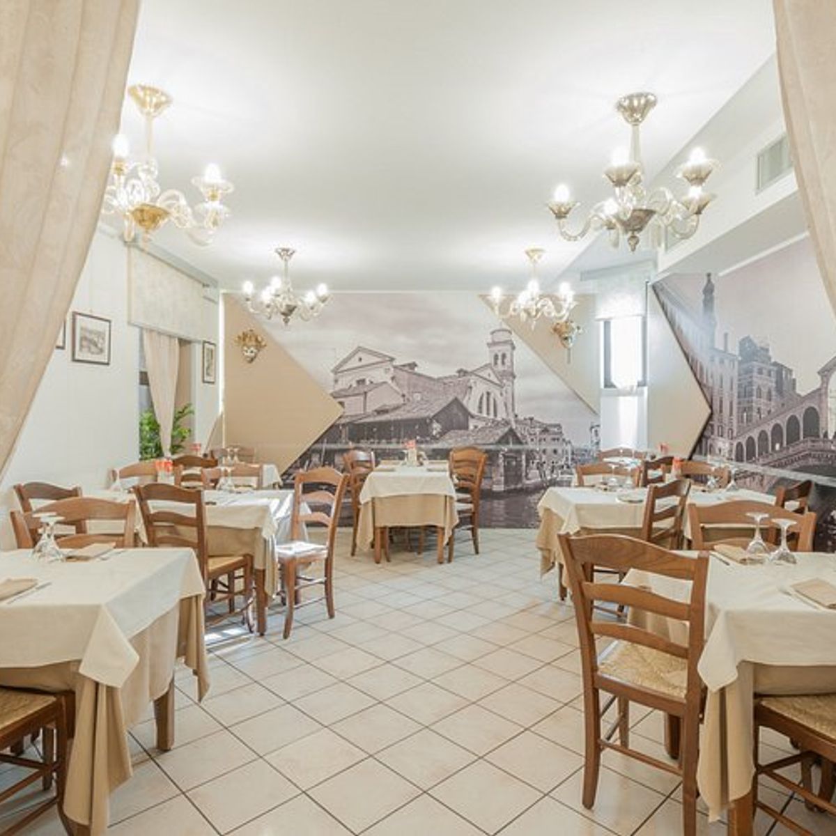 Pasta and Tiramisù Cooking Class with Wine in Venice