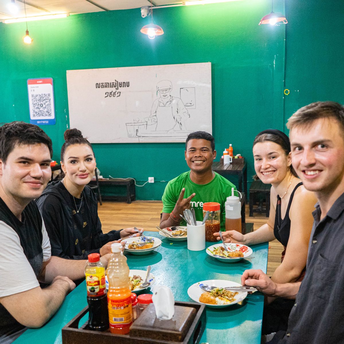 Experience an Evening Culinary Adventure in Phnom Penh with a Tuk Tuk Journey