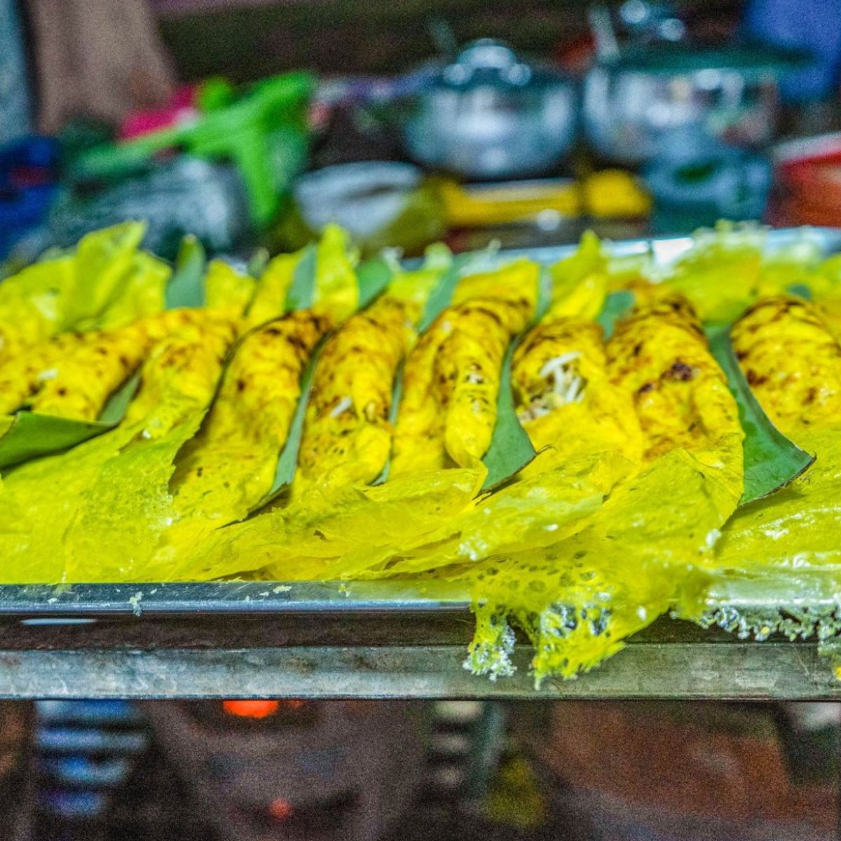 Experience an Evening Culinary Adventure in Phnom Penh with a Tuk Tuk Journey