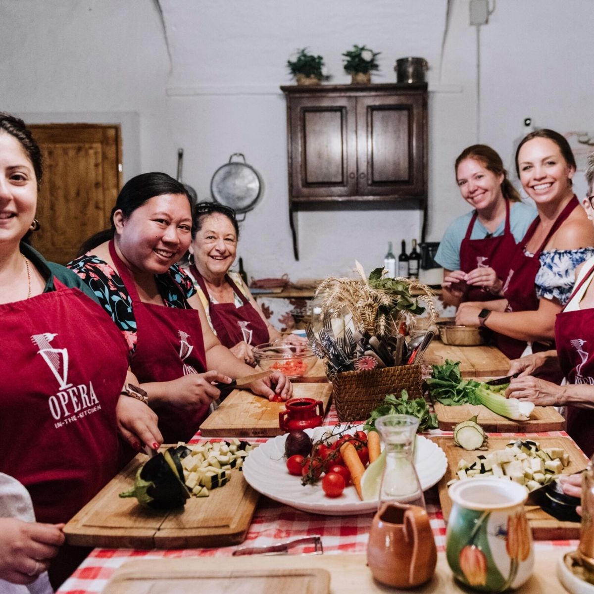 Experience Harvesting Vegetables and Pasta Culinary Class at a Tuscan Villa