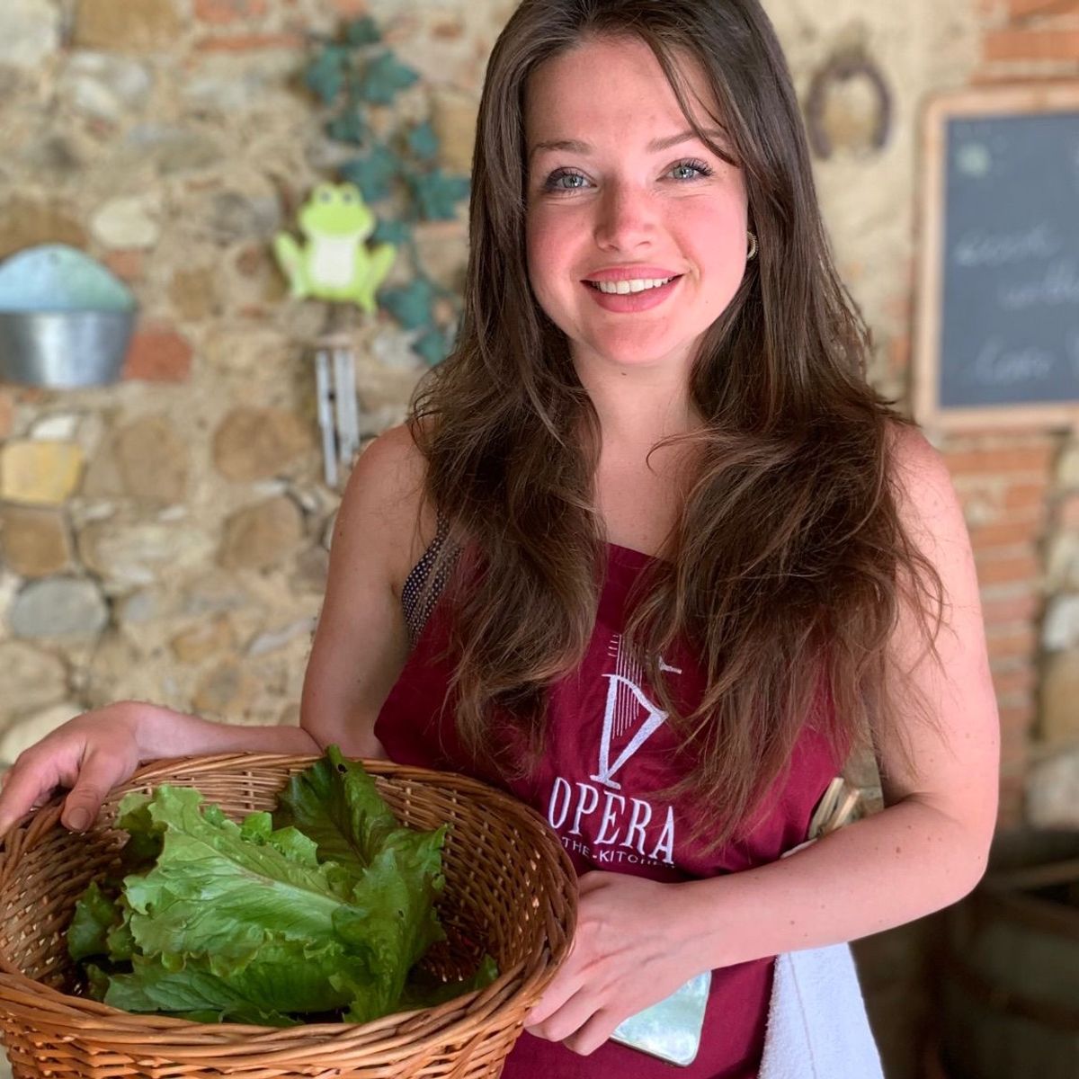 Experience Harvesting Vegetables and Pasta Culinary Class at a Tuscan Villa