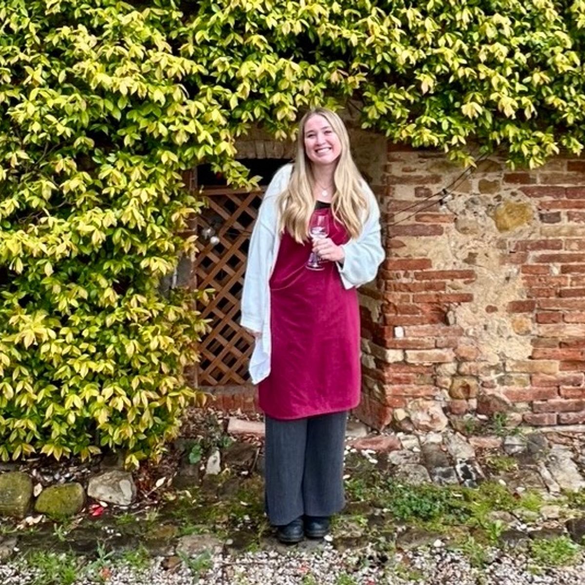 Experience Harvesting Vegetables and Pasta Culinary Class at a Tuscan Villa