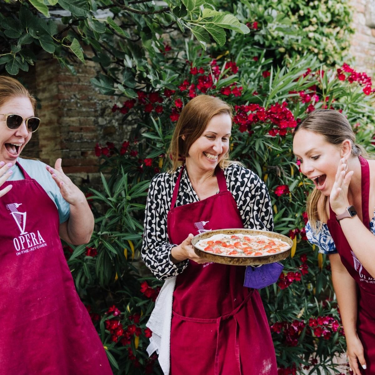 Experience Harvesting Vegetables and Pasta Culinary Class at a Tuscan Villa
