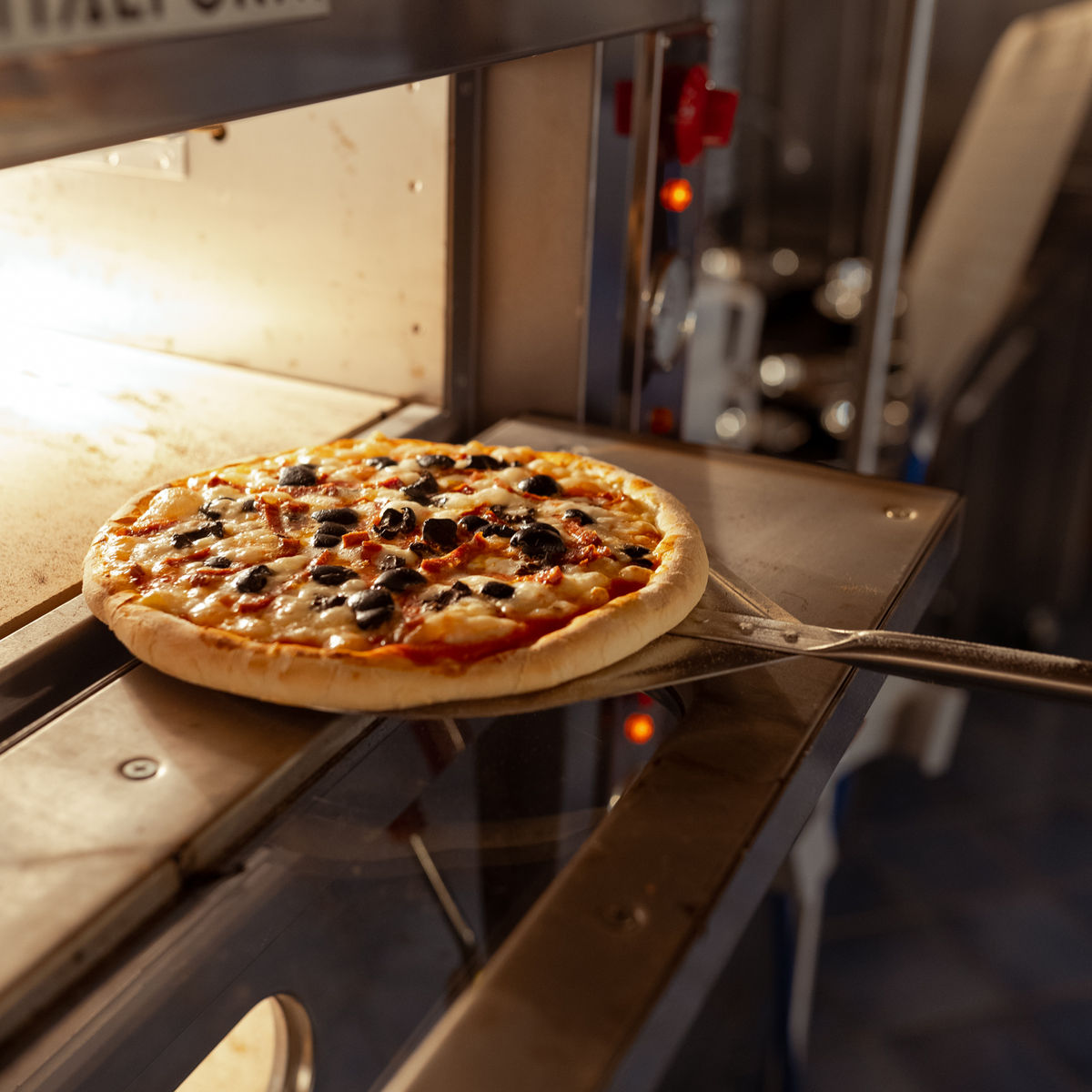 Gelato and Pizza Making Class in Palermo