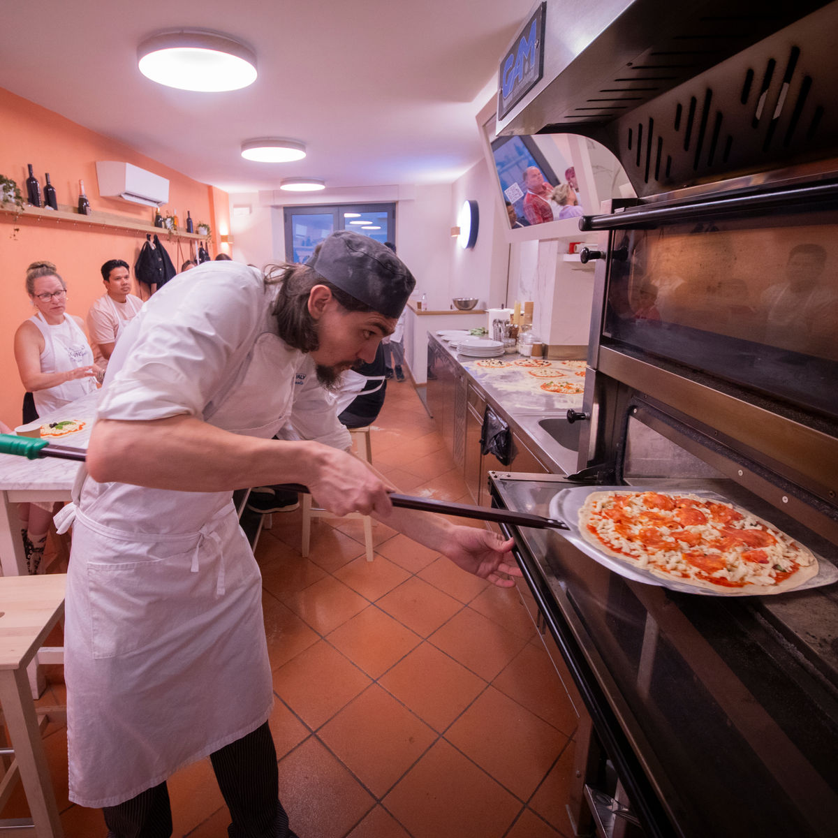 Family Fun: Pizza and Gelato Making Class in Florence