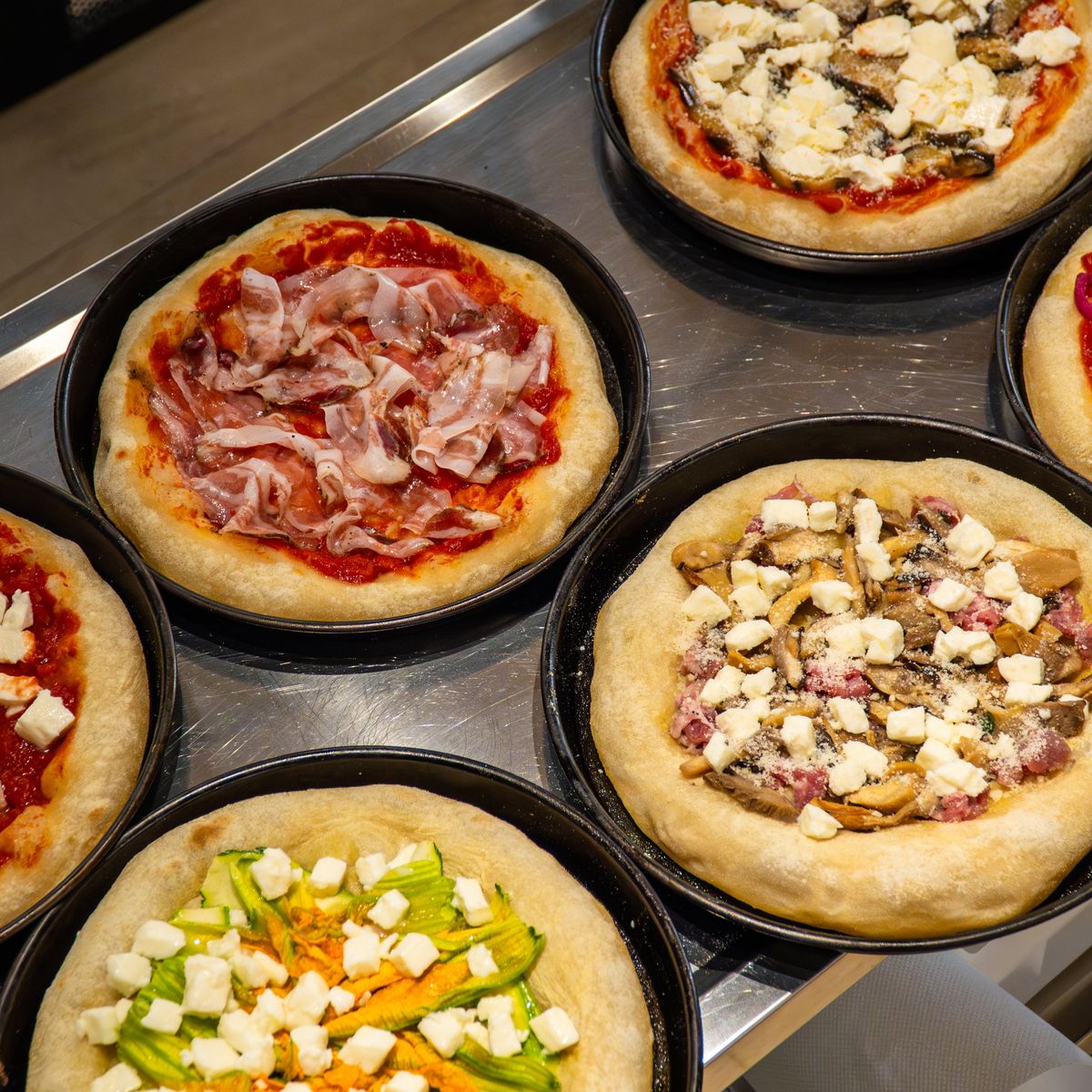 Italian Pizza, Supplì and Gelato Class with Wine by the Colosseum Rome