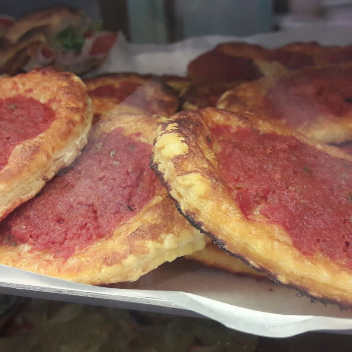 Pizza Tasting off the Beaten Path near the Colosseum at Sunset