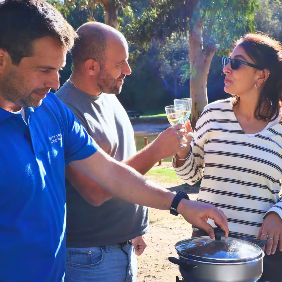 Portuguese Market, Wine & Seaside Cooking Experience in Setúbal