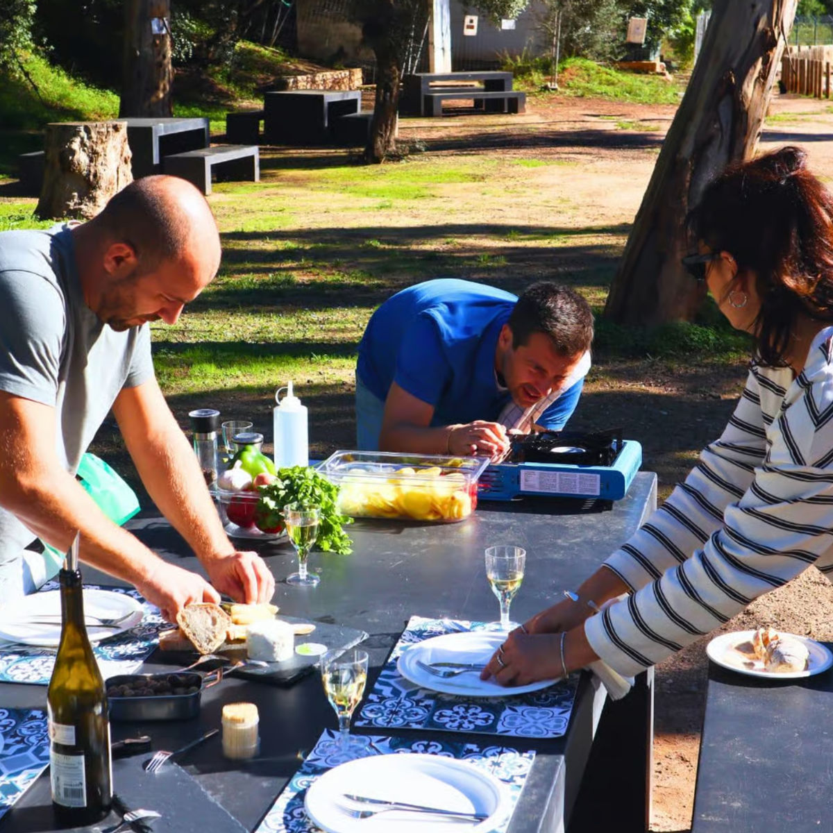 Portuguese Market, Wine & Seaside Cooking Experience in Setúbal