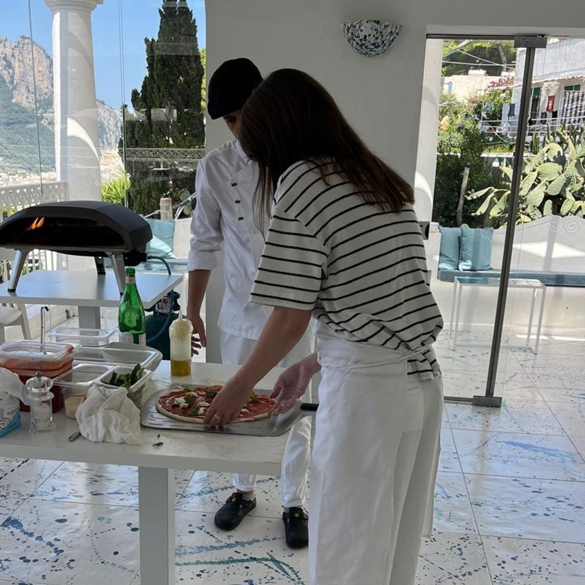 Premium Small Group Capri Pizza Making Class with Wine & Tiramisu